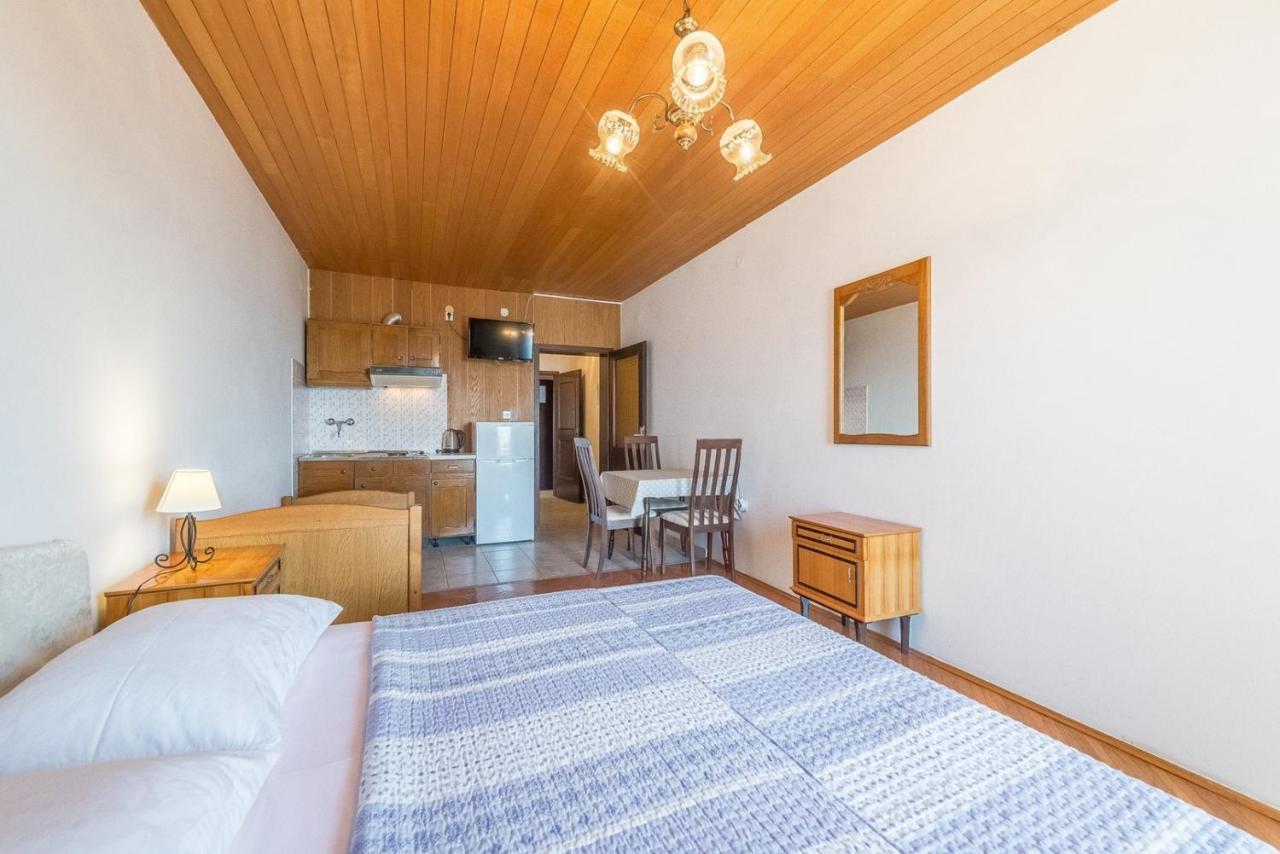 Apartments Kod Cara Lokva Rogoznica Eksteriør billede